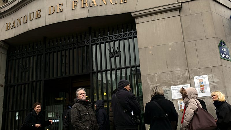 Video thumbnail for Bank of France hit with legal complaint Over alleged role in Rwanda genocide