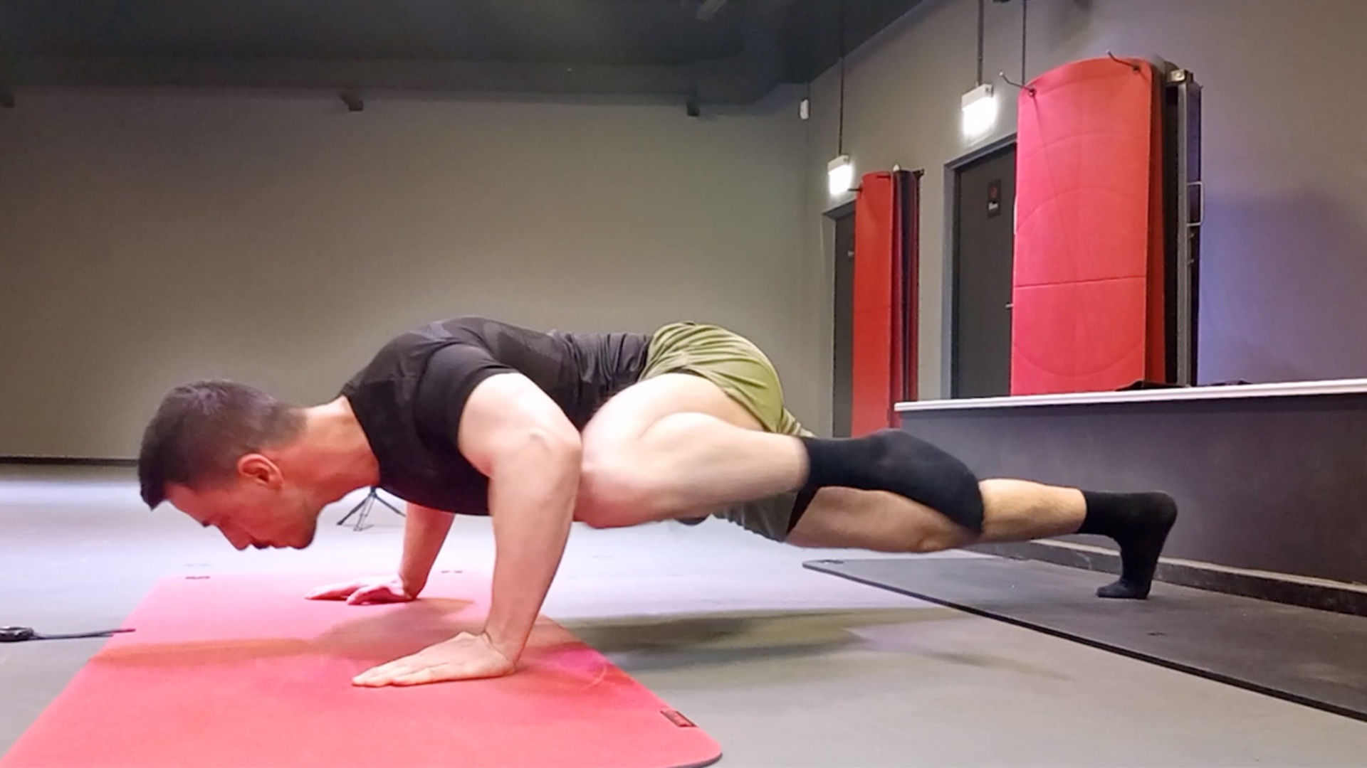 Video thumbnail for Most spiderman push ups in one minute - 94 by Maher Sheikh Mustafa