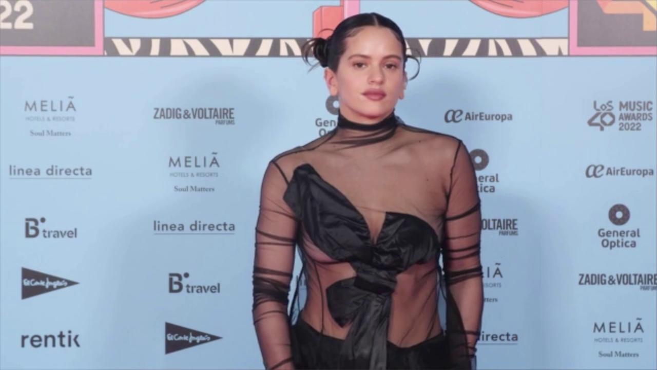 Video thumbnail for UNCAPTIONED: Rosalía postpones three concerts due to 'family emergency'.