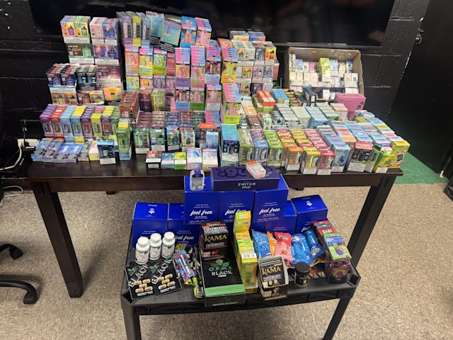 Video thumbnail for Valley Stream gas station employee arrested for illegal vape, Kratom sales