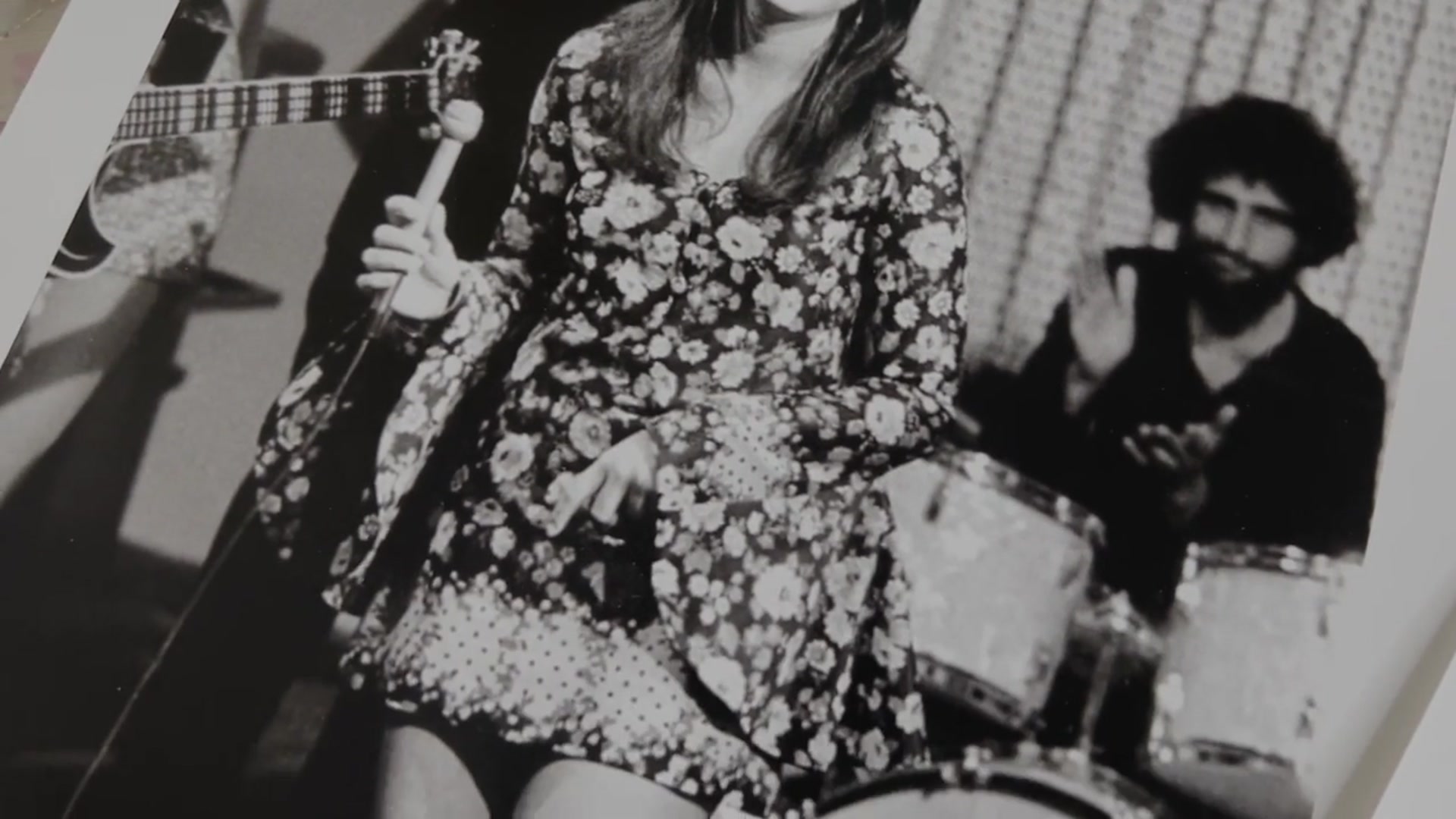'Video thumbnail for Linda Ronstadt’s Vintage Beauty secrets | Makeup and Biography'