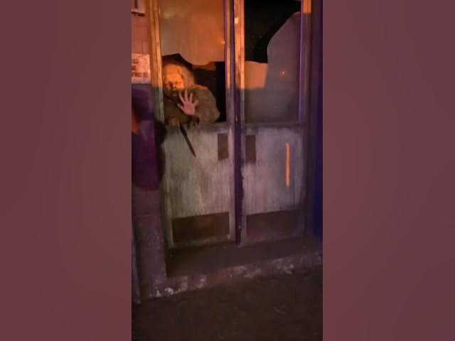 Video thumbnail for #ElvirasTrickorTreatMayhem at #LAHauntedHayride 2025