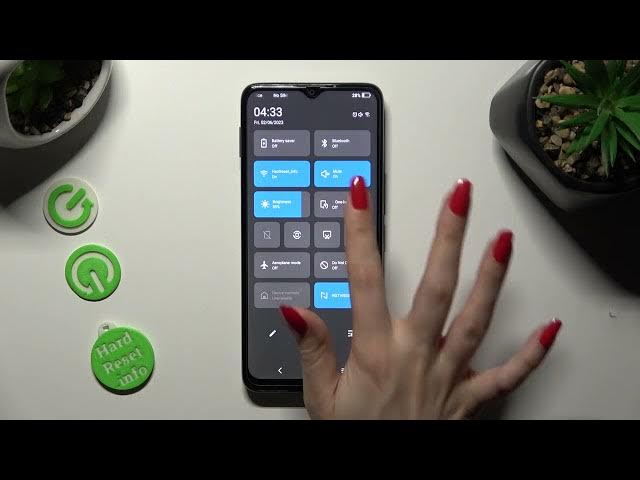 Video thumbnail for How to Enter One-Handed Mode on TCL 408? - Optimize Screen Accessibility