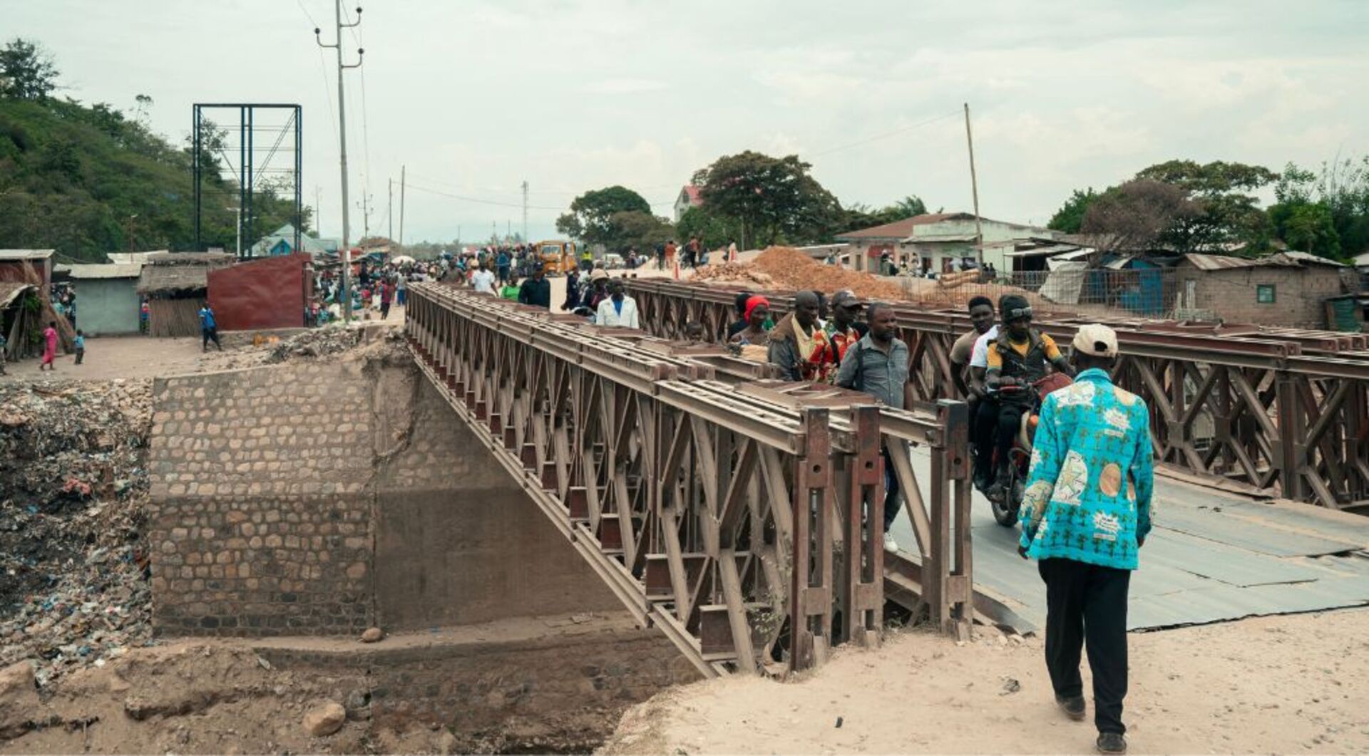 Video thumbnail for M23 offensive near Burundi border spark new humanitarian crisis in eastern DRC