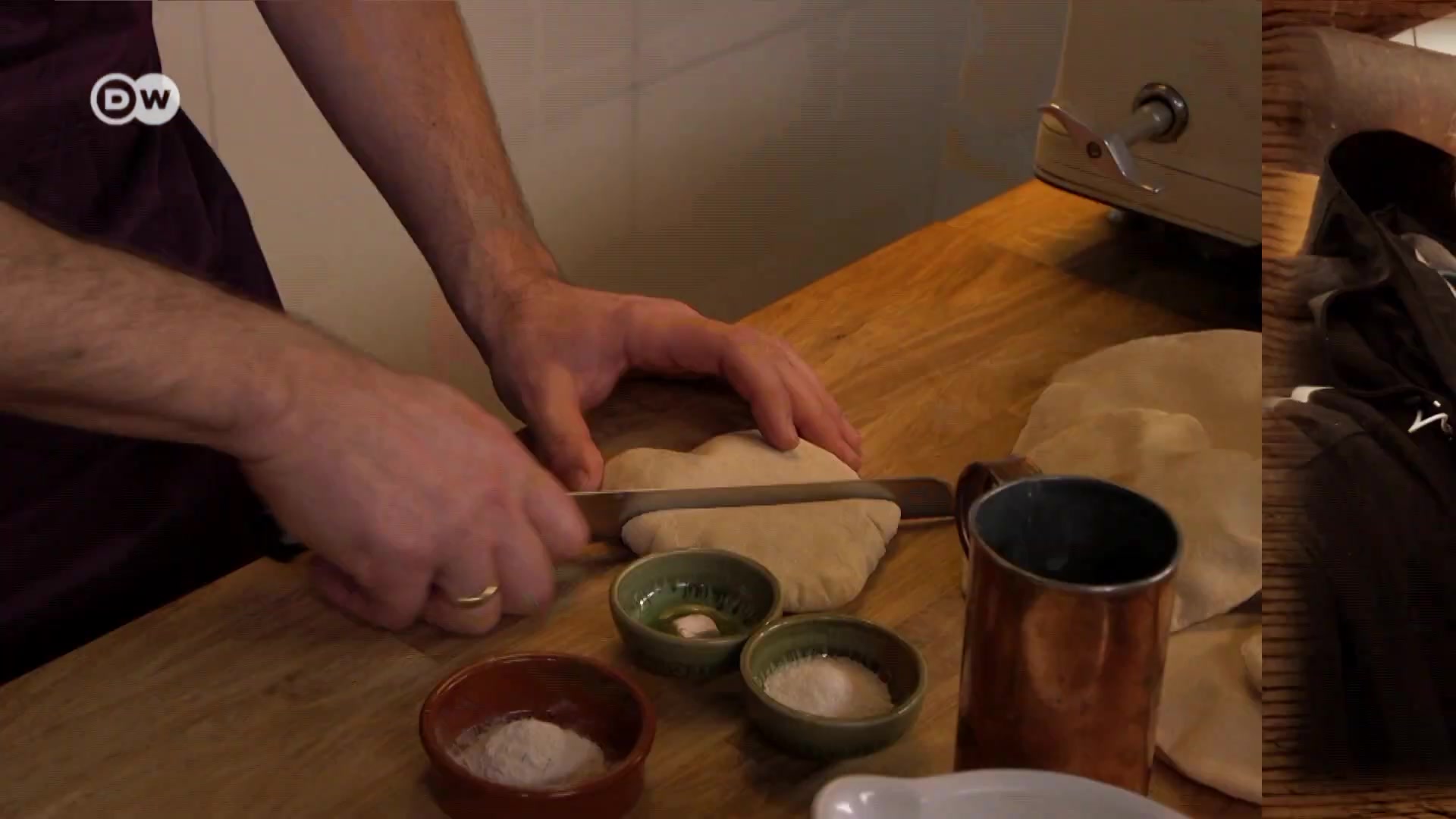 Video thumbnail for Baking Bread ¦ Pita Bread from Greece ¦ What Bread reveals about the EU 1