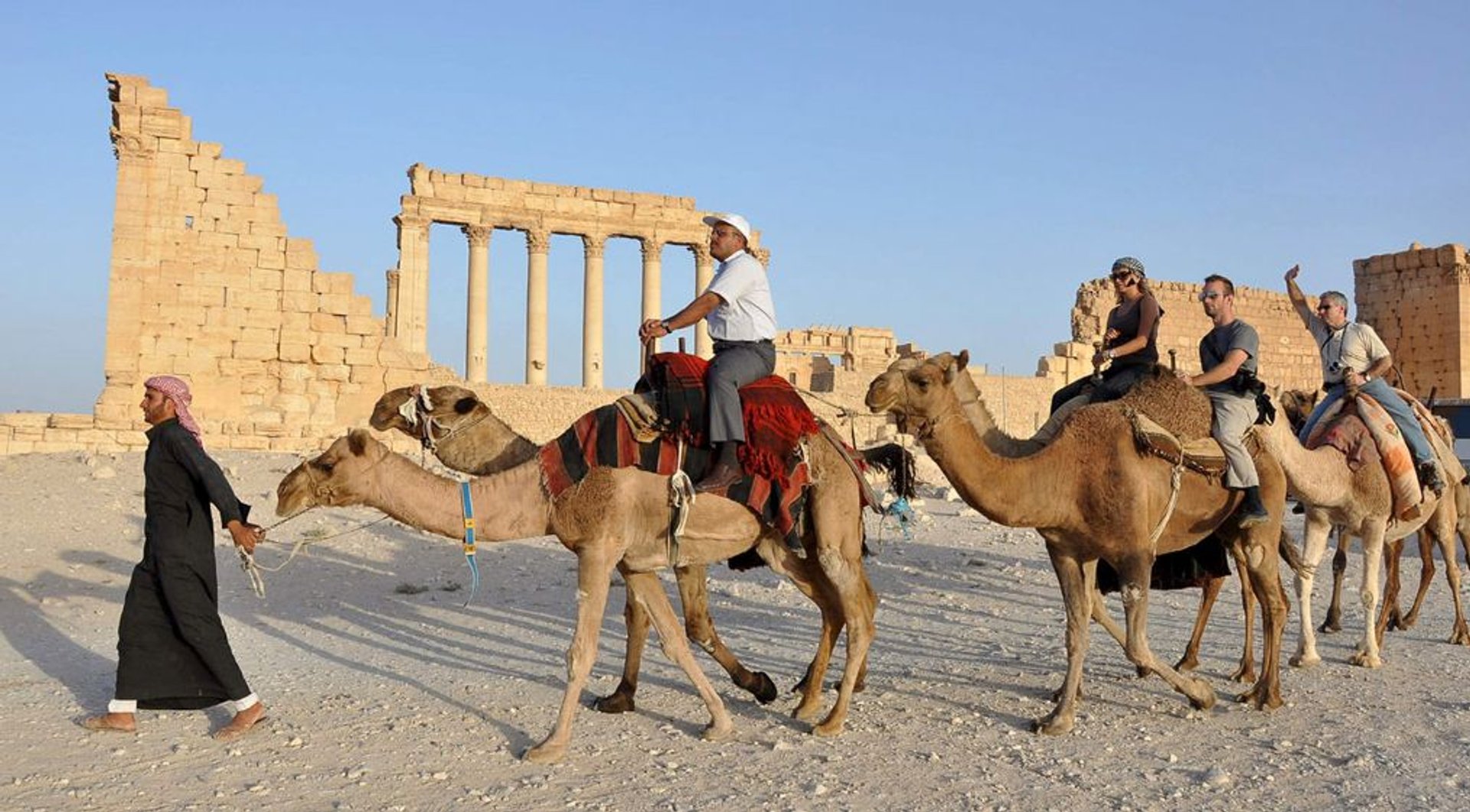 Video thumbnail for Tourists return to Palmyra as Syria seeks to revive tourism industry
