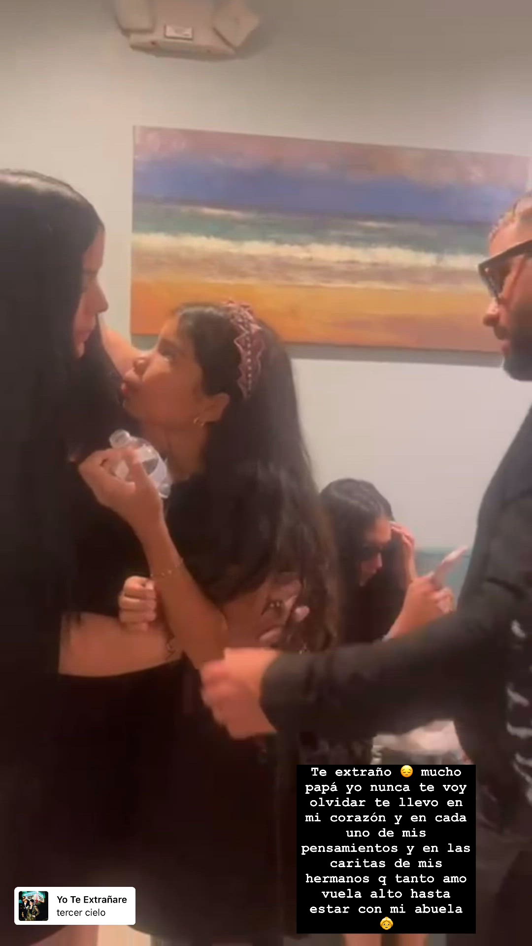 Video thumbnail for Hija mayor de El Taiger dedica emotiva despedida a su padre en funeral: "Vuela alto hasta estar con mi abuela"