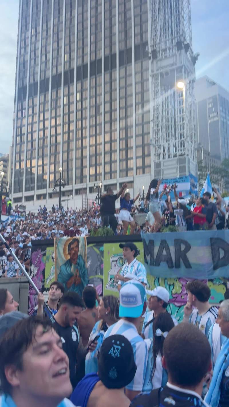 Video thumbnail for Crowd Cheers as Officer Dances with Argentina Fan