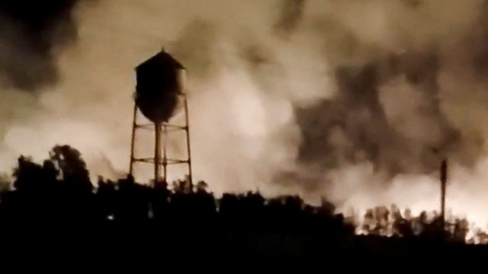 Video thumbnail for US military carries out 11th consecutive night of air attacks against Iranian targets