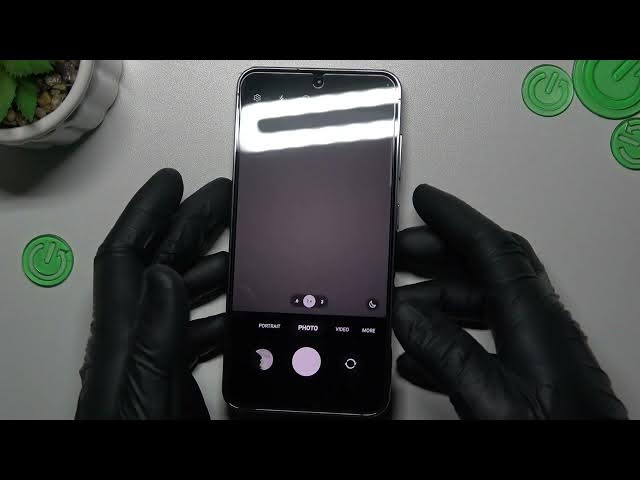 Video thumbnail for How to take Live Photo on SAMSUNG GALAXY S23 - Active Photo