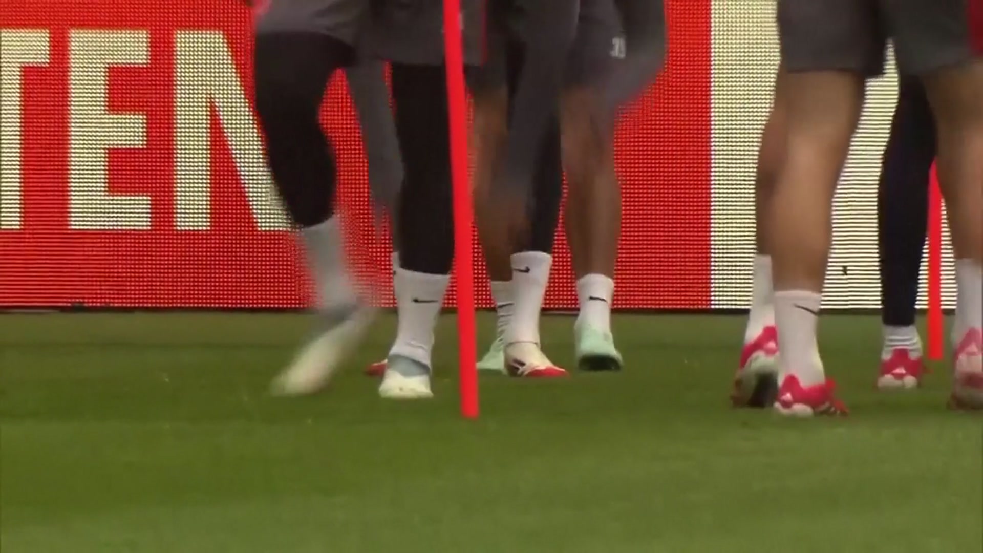 'Video thumbnail for FILE: Liverpool sign Hugo Ekitike from Eintracht Frankfurt'