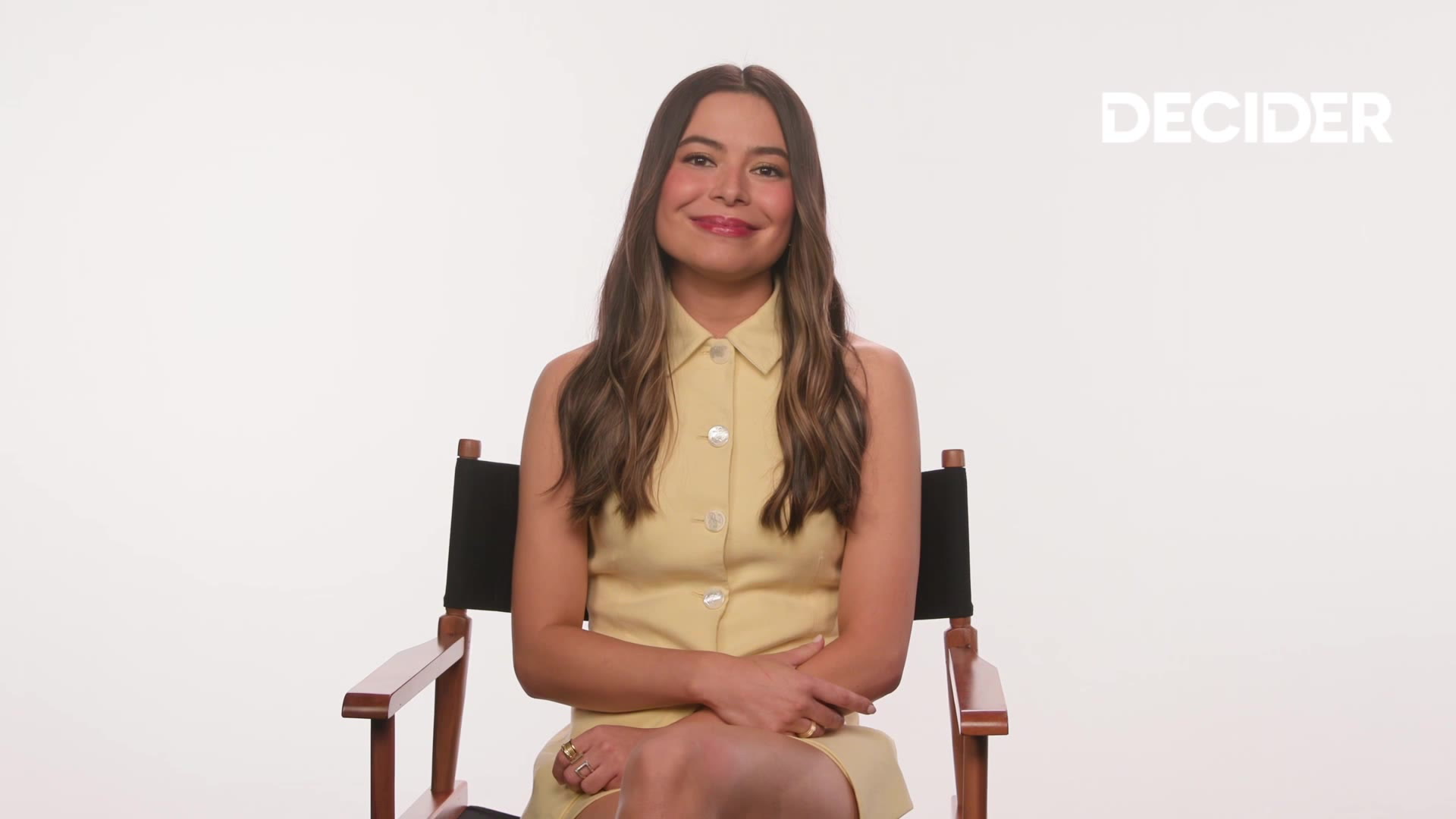'Video thumbnail for Miranda Cosgrove Talks 'The Wrong Paris,' Mud Wrestling With Madison Pettis & New 'iCarly' Movie'