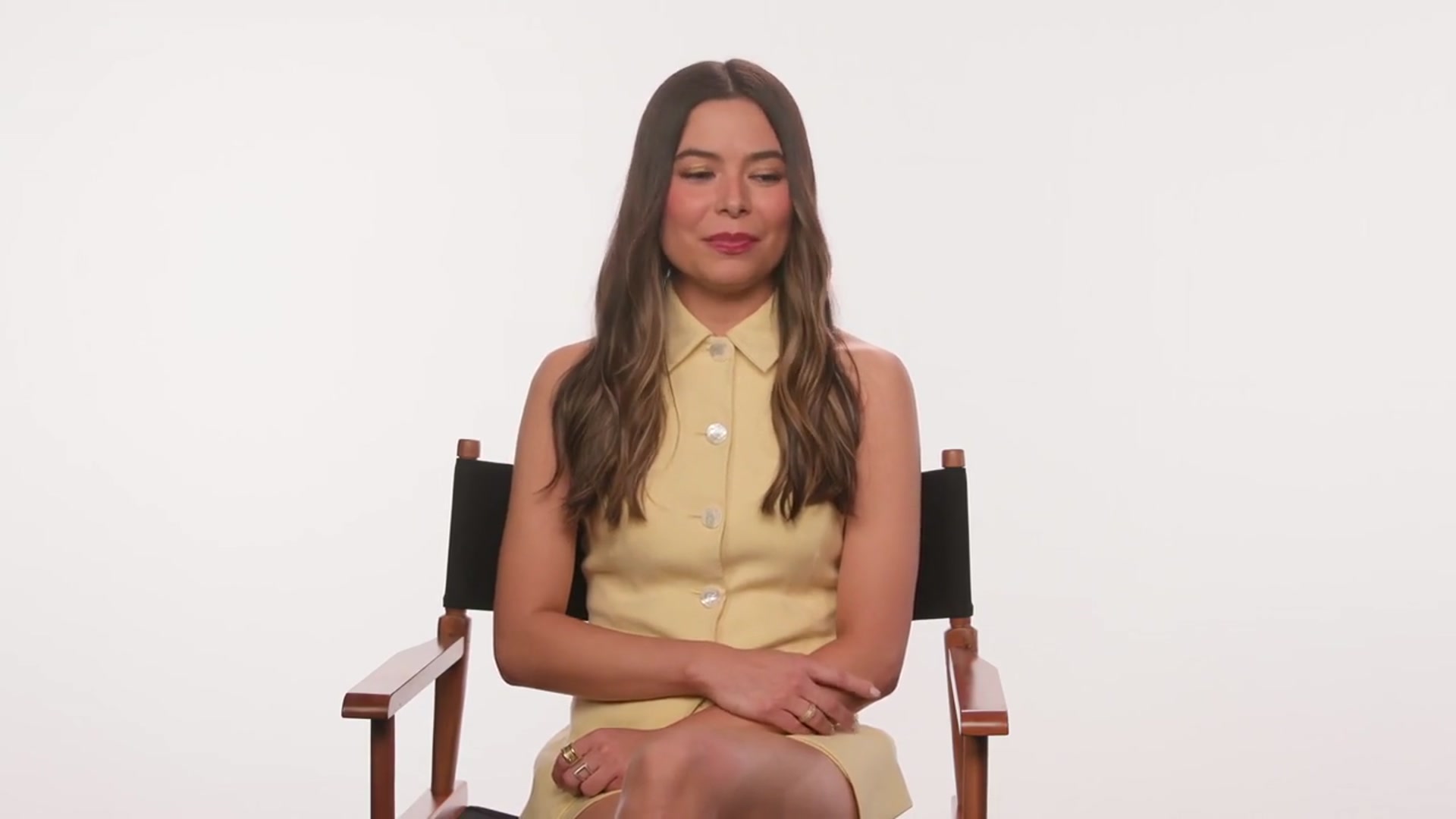 'Video thumbnail for Miranda Cosgrove Talks 'The Wrong Paris,' Mud Wrestling With Madison Pettis & New 'iCarly' Movie'