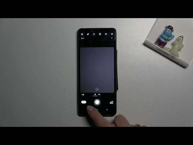 Video thumbnail for How to Take a Burst Shot in the Camera of SONY Xperia 10 III