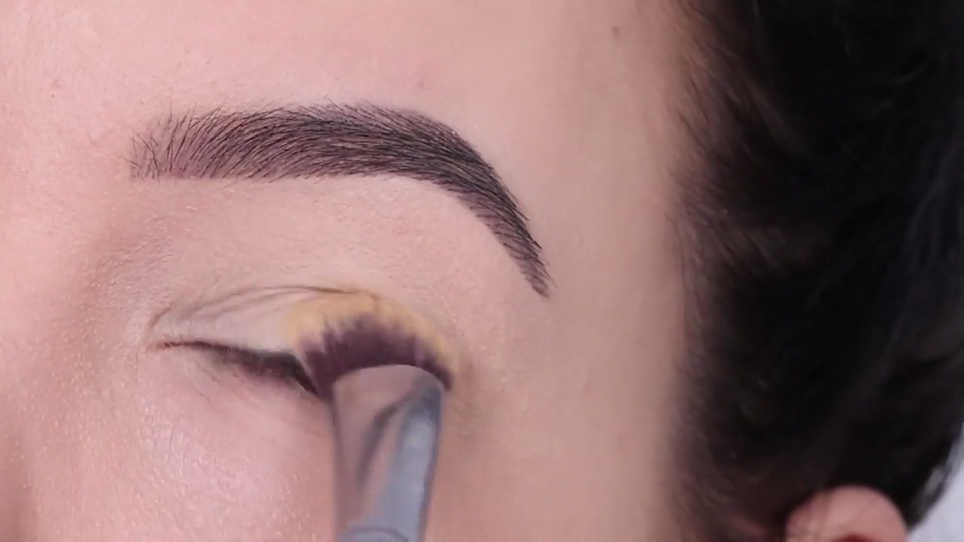 'Video thumbnail for Lavender Soft Glam Eye Makeup Tutorial'