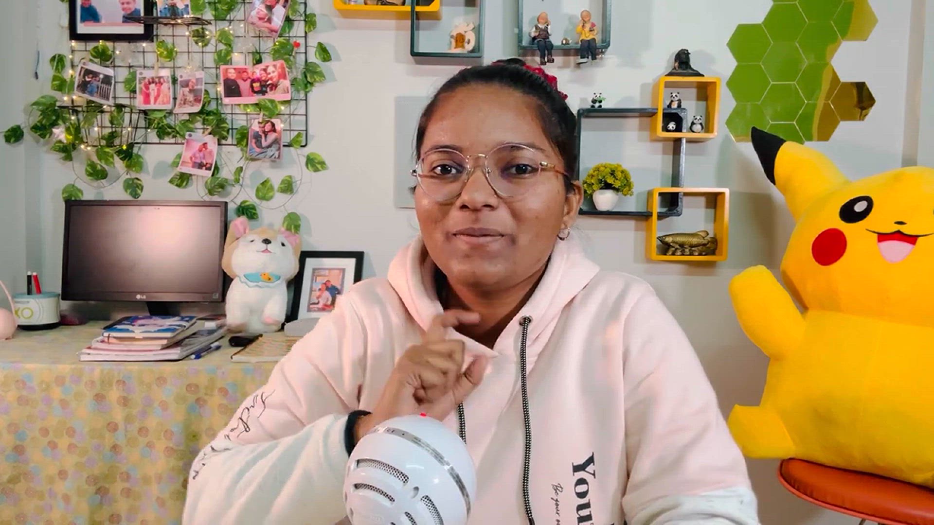 'Video thumbnail for How to Create a Cool Profile Picture in Canva 😎'