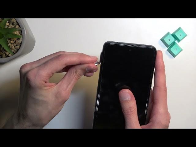 Video thumbnail for How to Insert Nano SIM and Micro SD Card into MOTOROLA Moto E32s