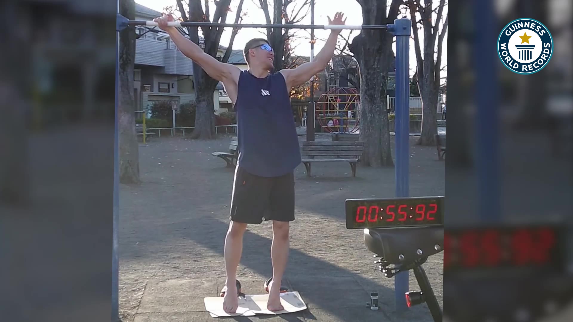 Video thumbnail for 82 Pull Ups in One Minute World Record Attempt