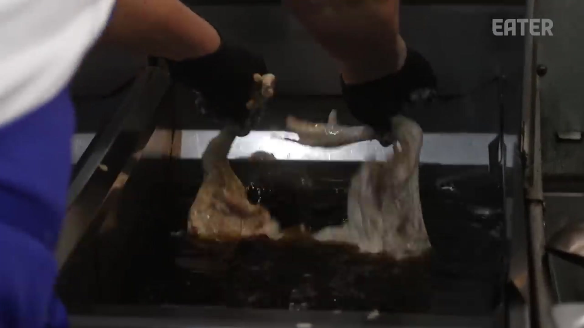 Video thumbnail for Why the BDSM Fried Chicken Is the Hardest Dish to Get at Wenwen Brent Meats World(720P HD)