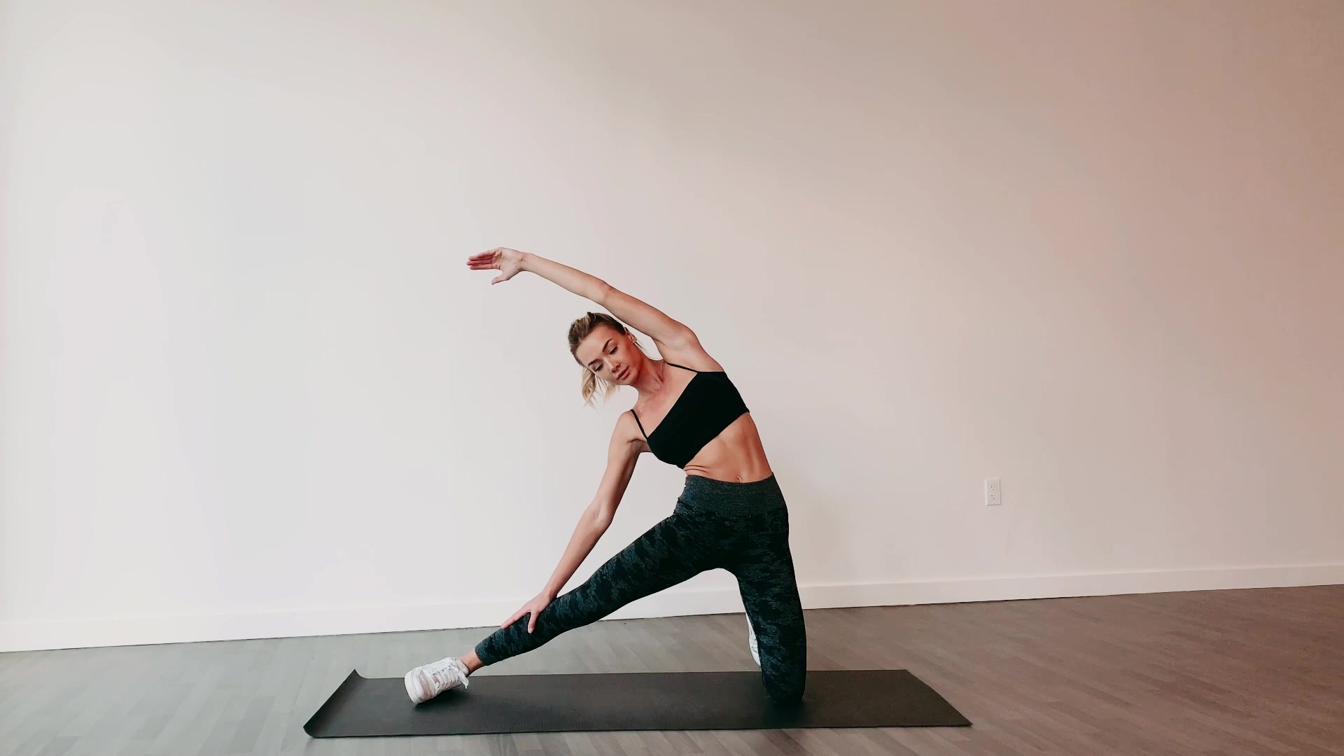 Video thumbnail for Side Bend Stretch