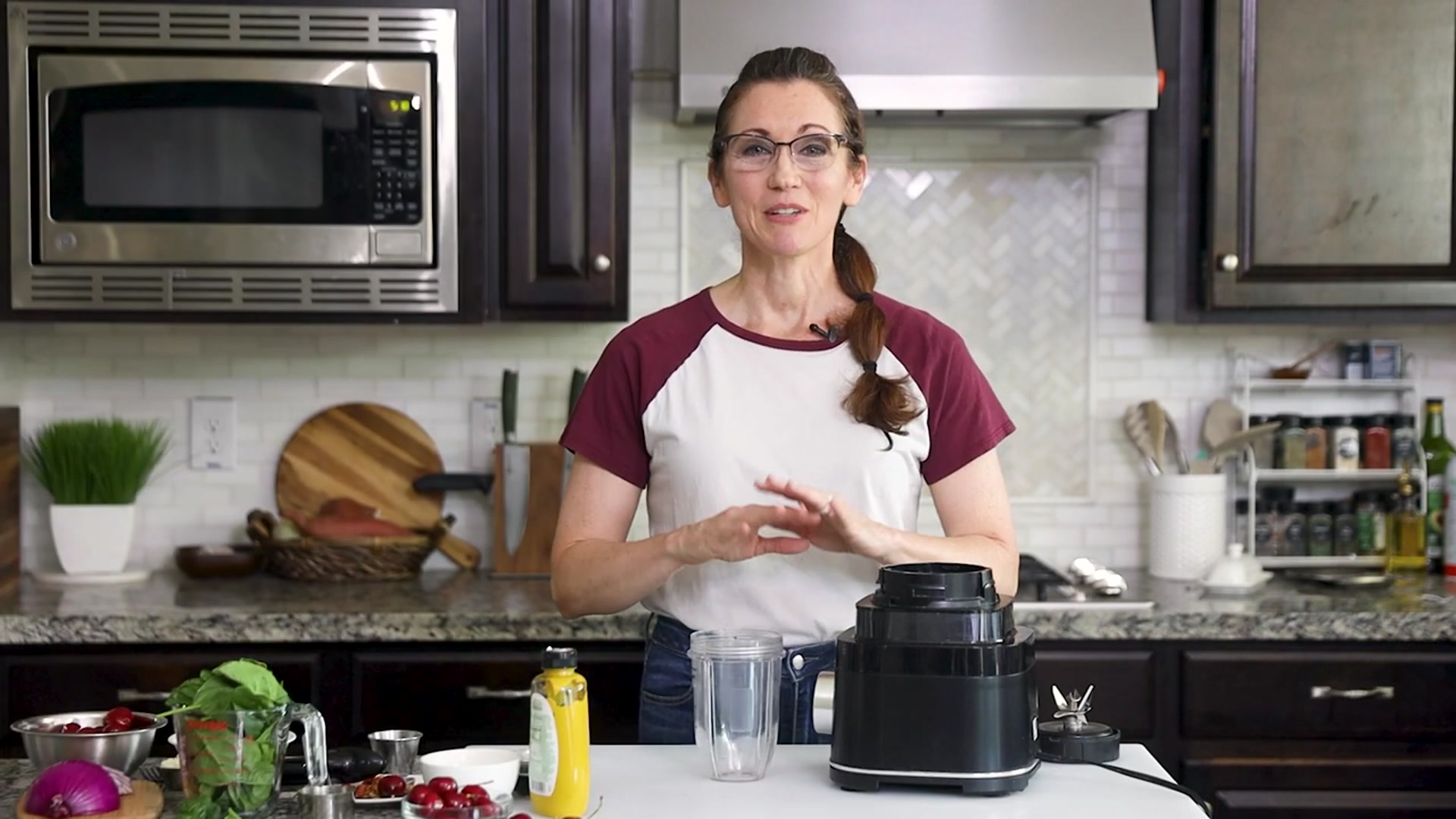 Video thumbnail for 5-Minute Fresh Cherry Balsamic Vinaigrette Dressing(720P_HD)