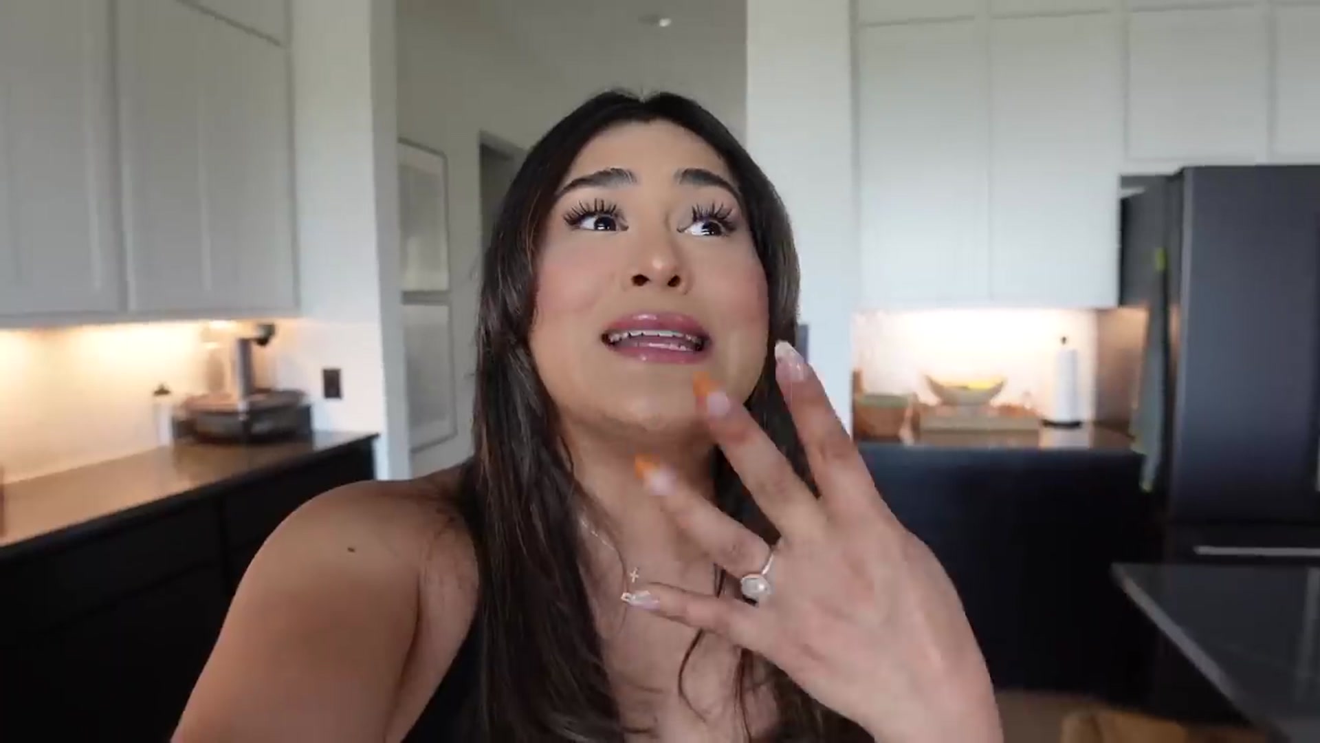 Video thumbnail for Letting The Person In FRONT of Me DECiDE What I Eat for 24 HOURS Challenge (720P HD)