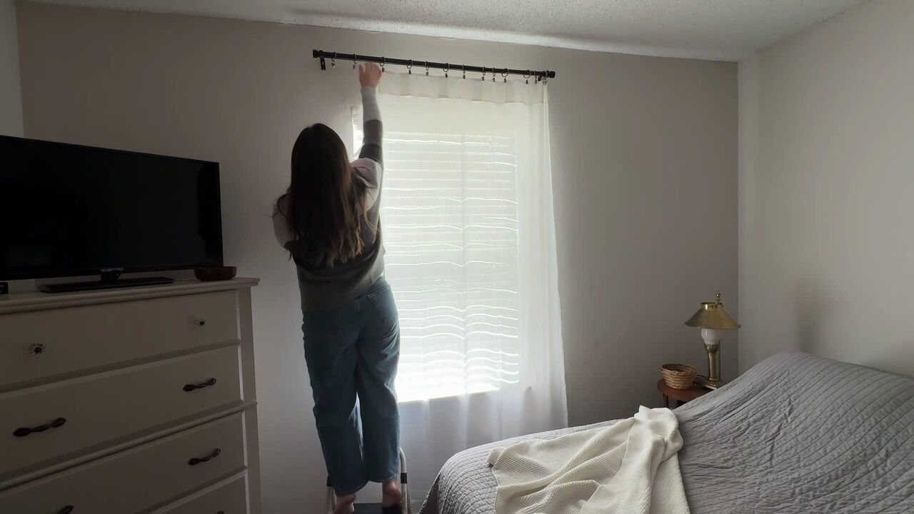 Video thumbnail for People are taking down their window curtains for this GENIUS new idea!