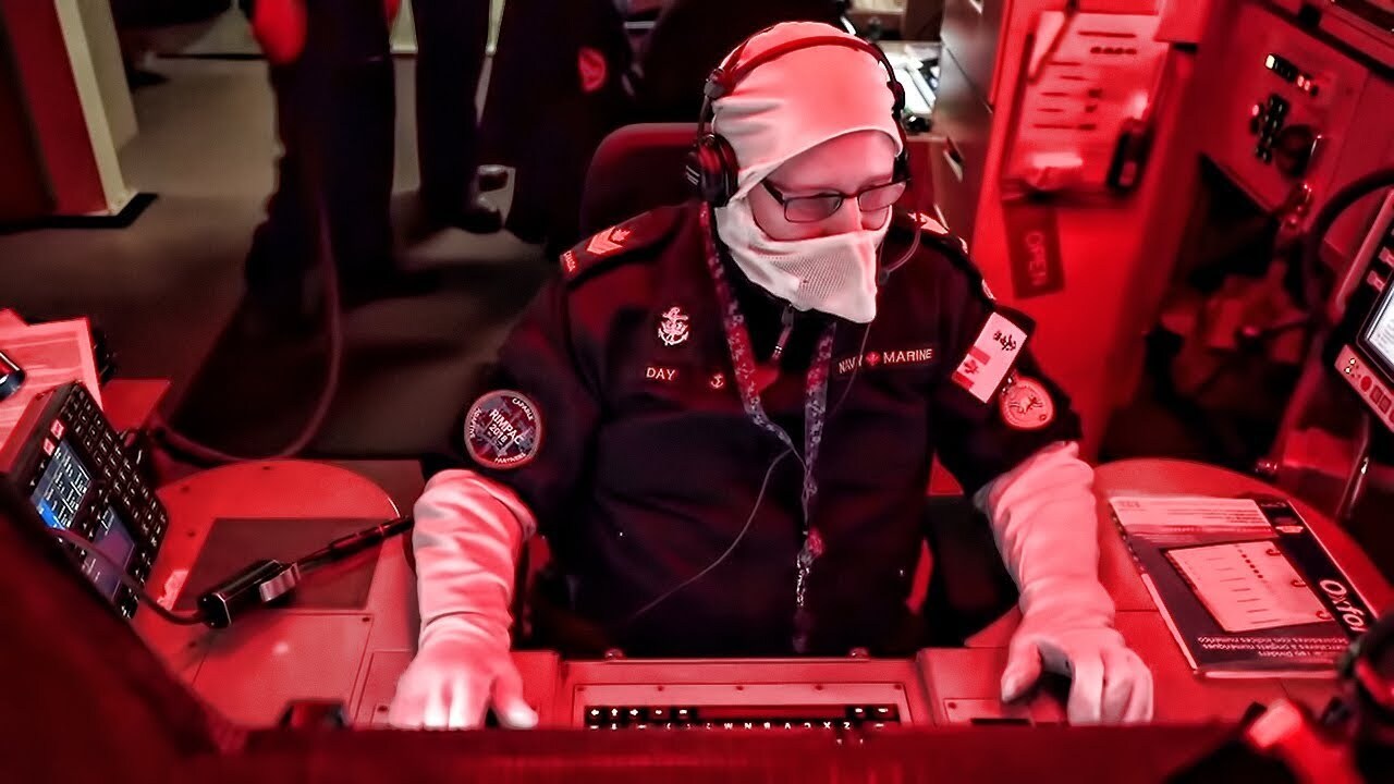 Video thumbnail for Canadian Frigate Fires Sea Sparrow Missiles • RIMPAC 2018