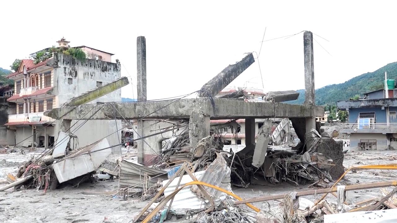 Video thumbnail for Nepal: Mudslide death toll in Nepal climbs to 1,385.