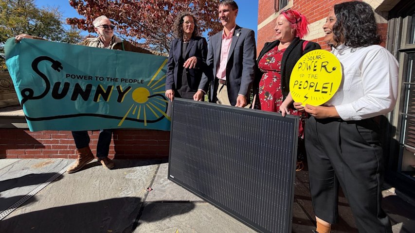 Video thumbnail for Solar in a socket? The push to cut New York's electric bills