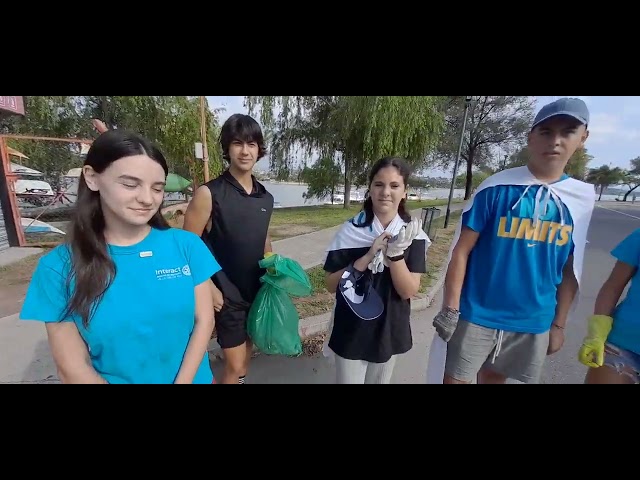Video thumbnail for Jóvenes rotarios limpiaron el lago e invitan a vecinos a sumarse..