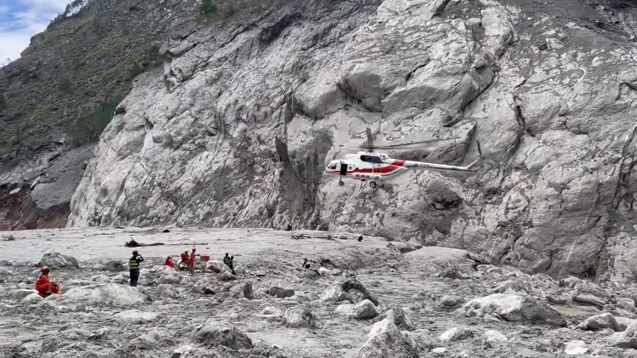 Video thumbnail for China: Rescue helicopters flown into hardest-hit zones of Gyirong Port after deadly mudslide.