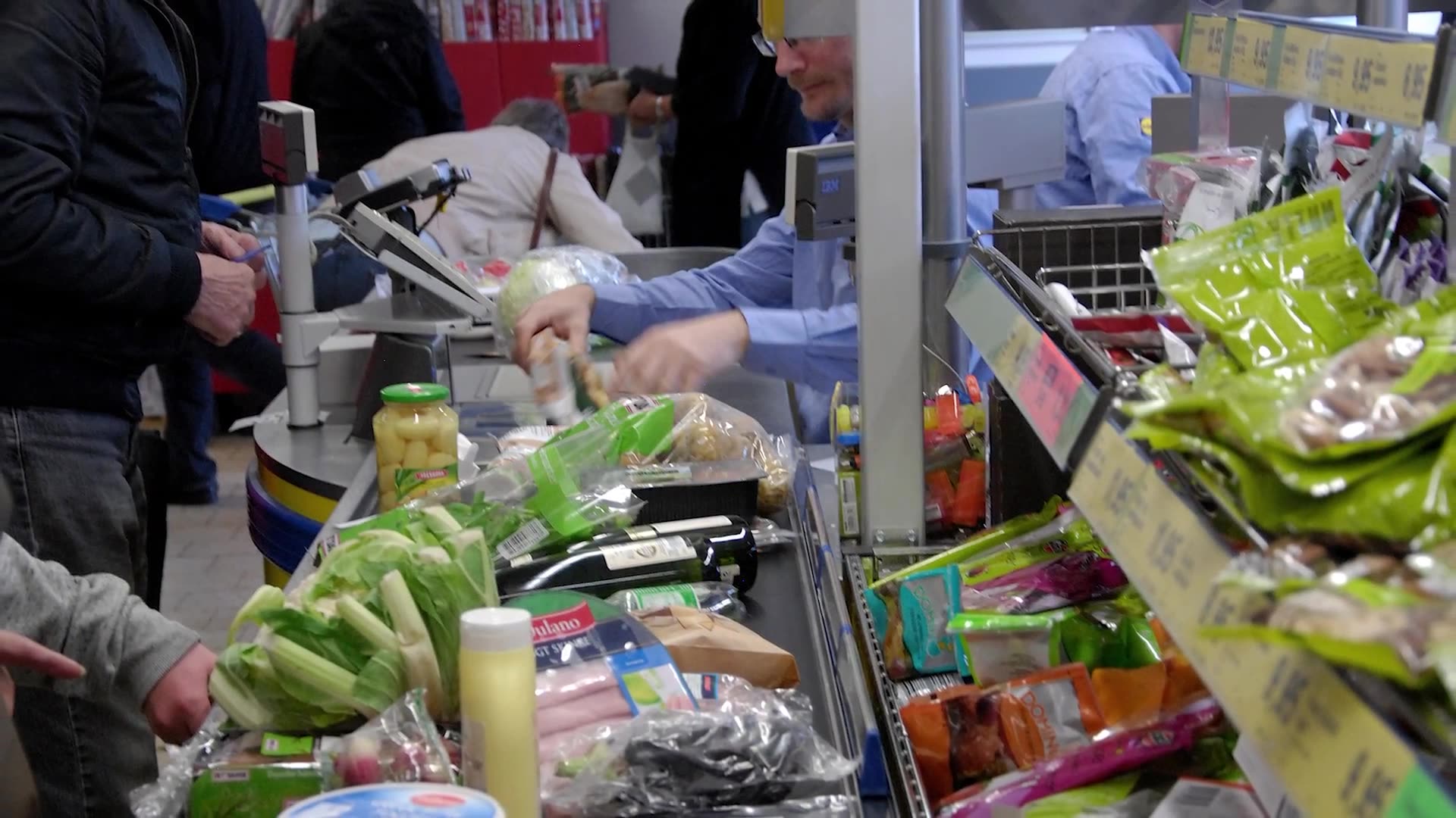 Video thumbnail for The Real Reason Why Aldi Cashiers Scan Your Items Quickly