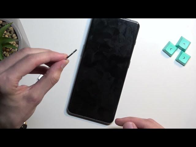 Video thumbnail for How to Insert Nano SIM Card into OnePlus 11