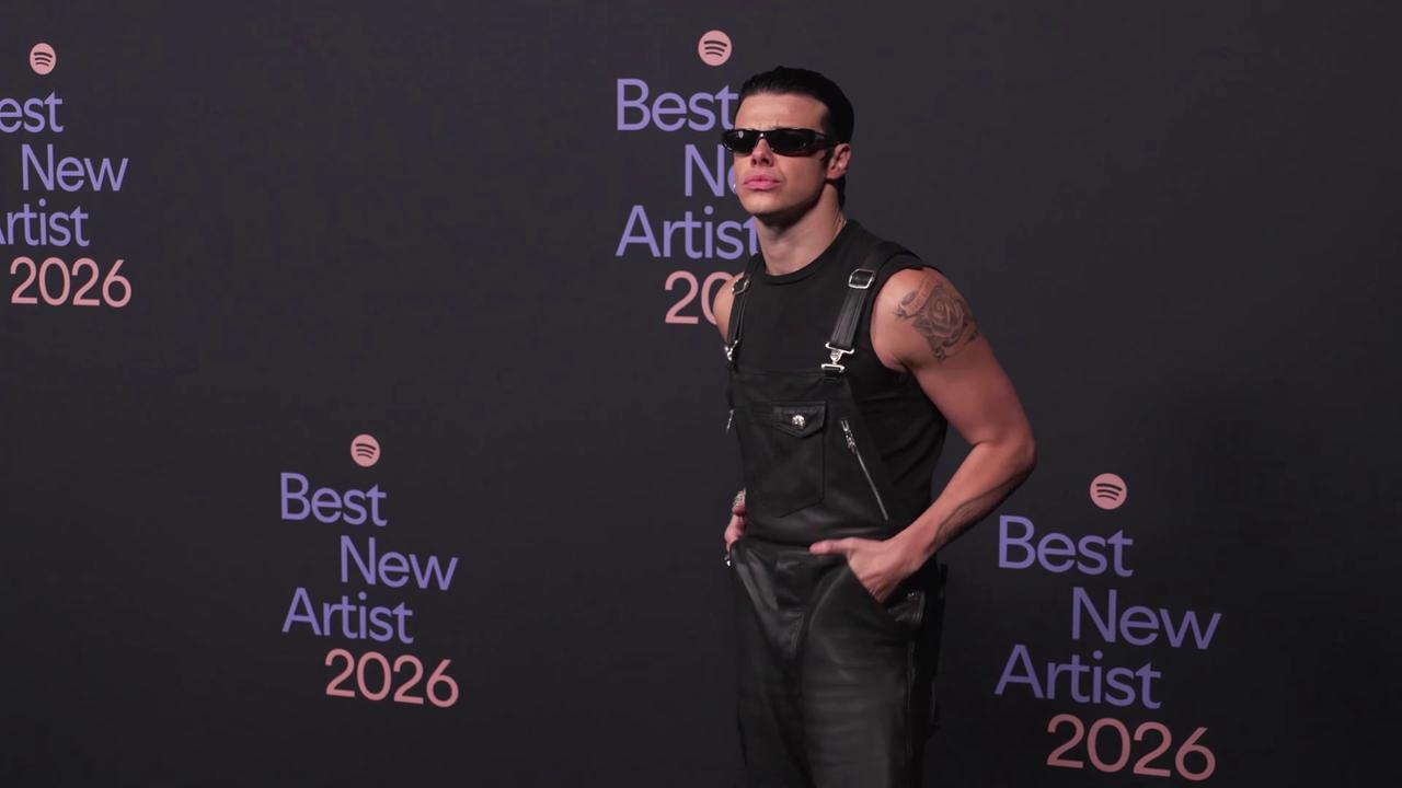 Video thumbnail for UNCAPTIONED: Yungblud cancels festival performance: 'I'm working on myself'.