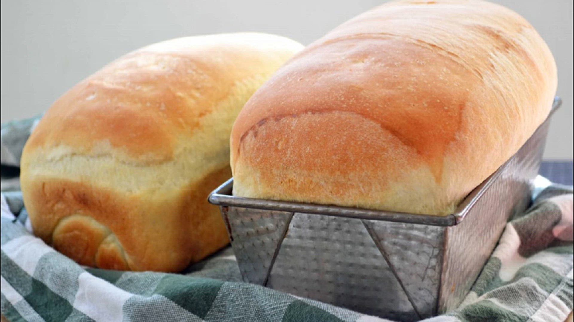 'Video thumbnail for White Bread Recipe'