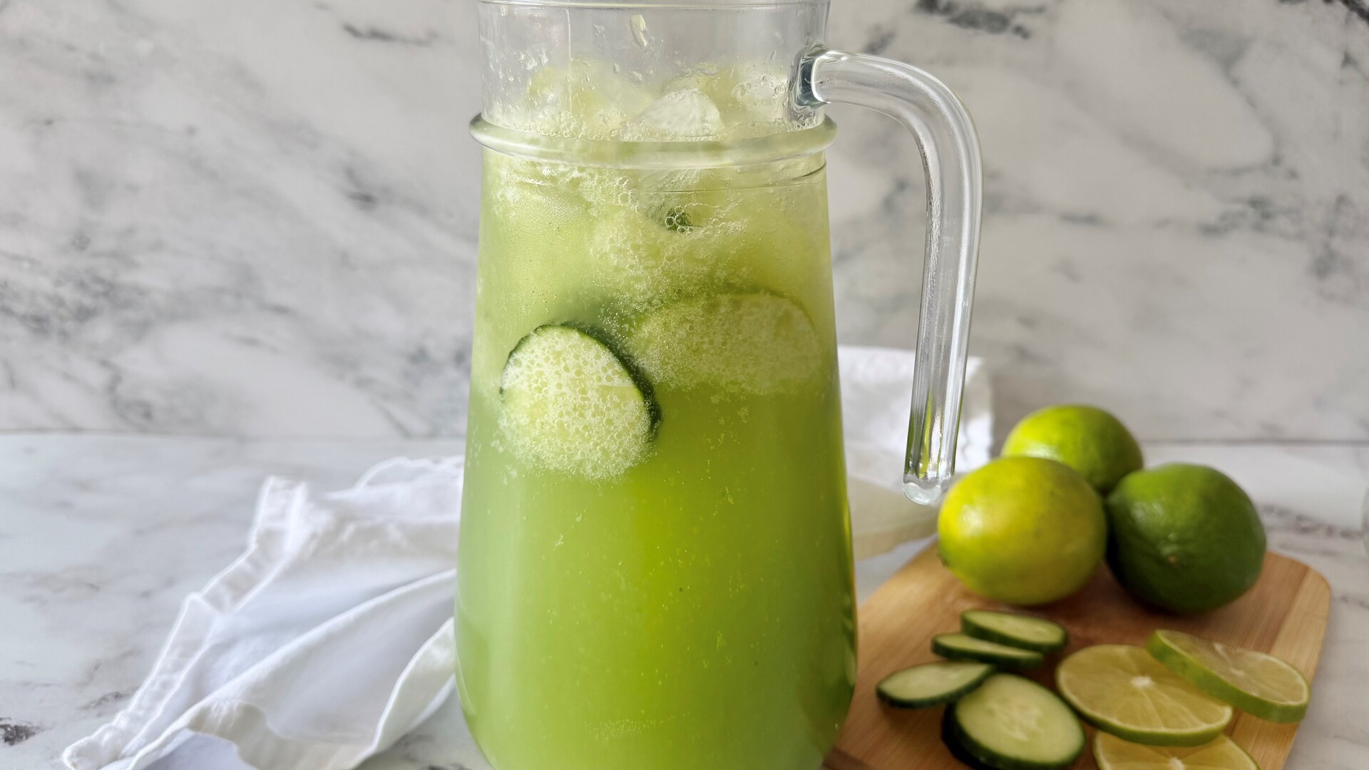 Video thumbnail for Sparkling Cucumber Limeade Recipe