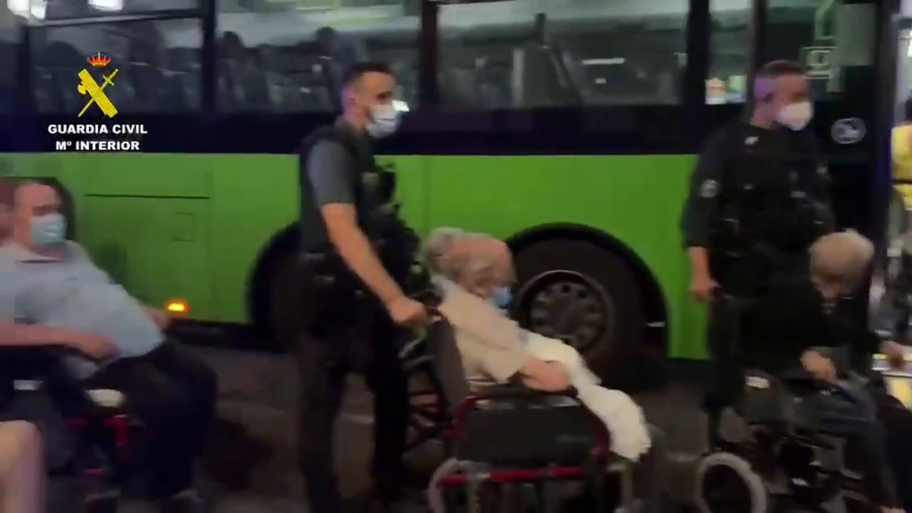Video thumbnail for Spain: Wildfires force evacuations in southern Spain's Andalusia region.