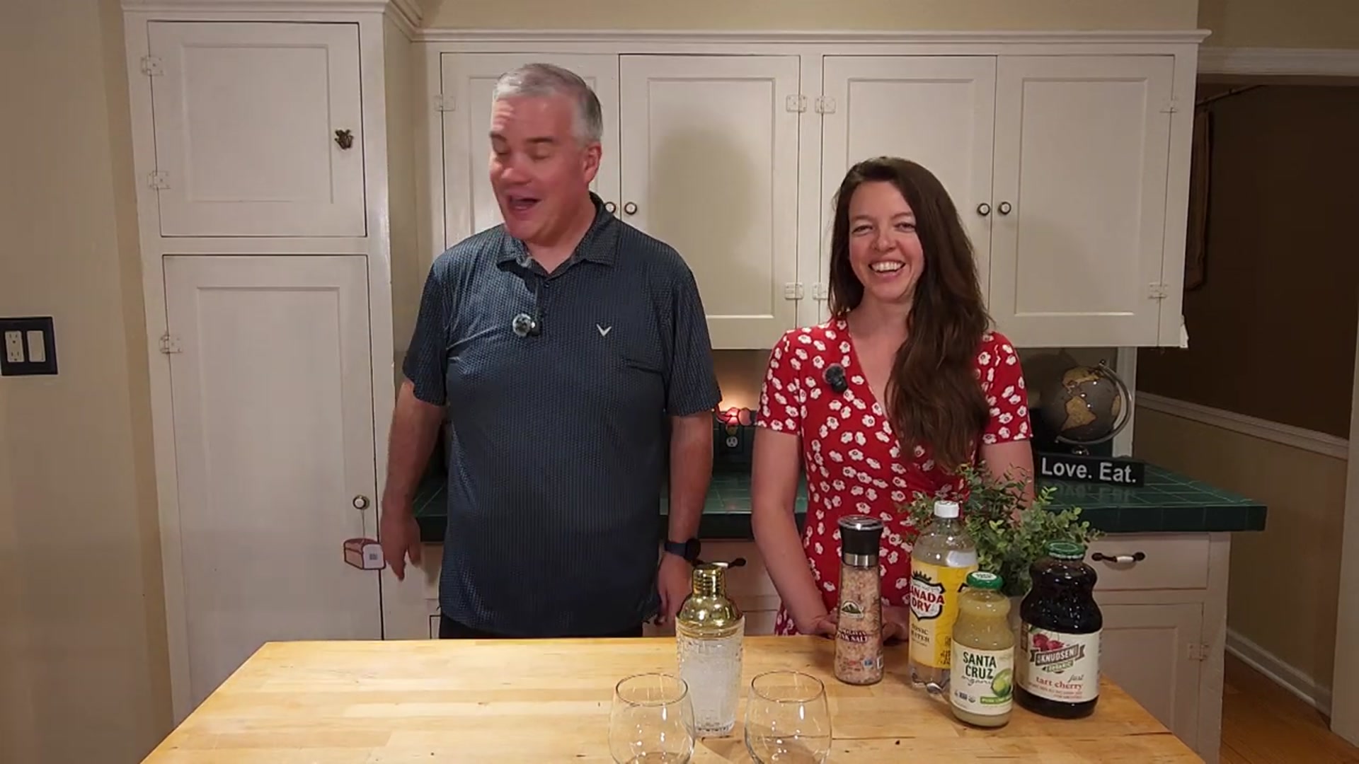 Video thumbnail for How to Make the Midnight Tart Mocktail(720P HD)