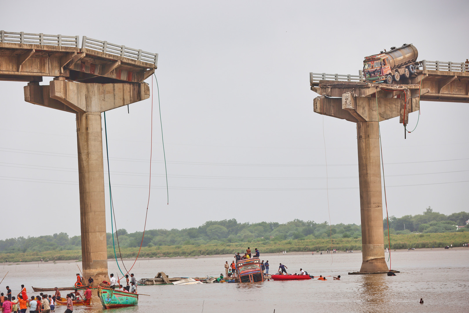 'Video thumbnail for Bridge collapse in Gujarat kills 10'