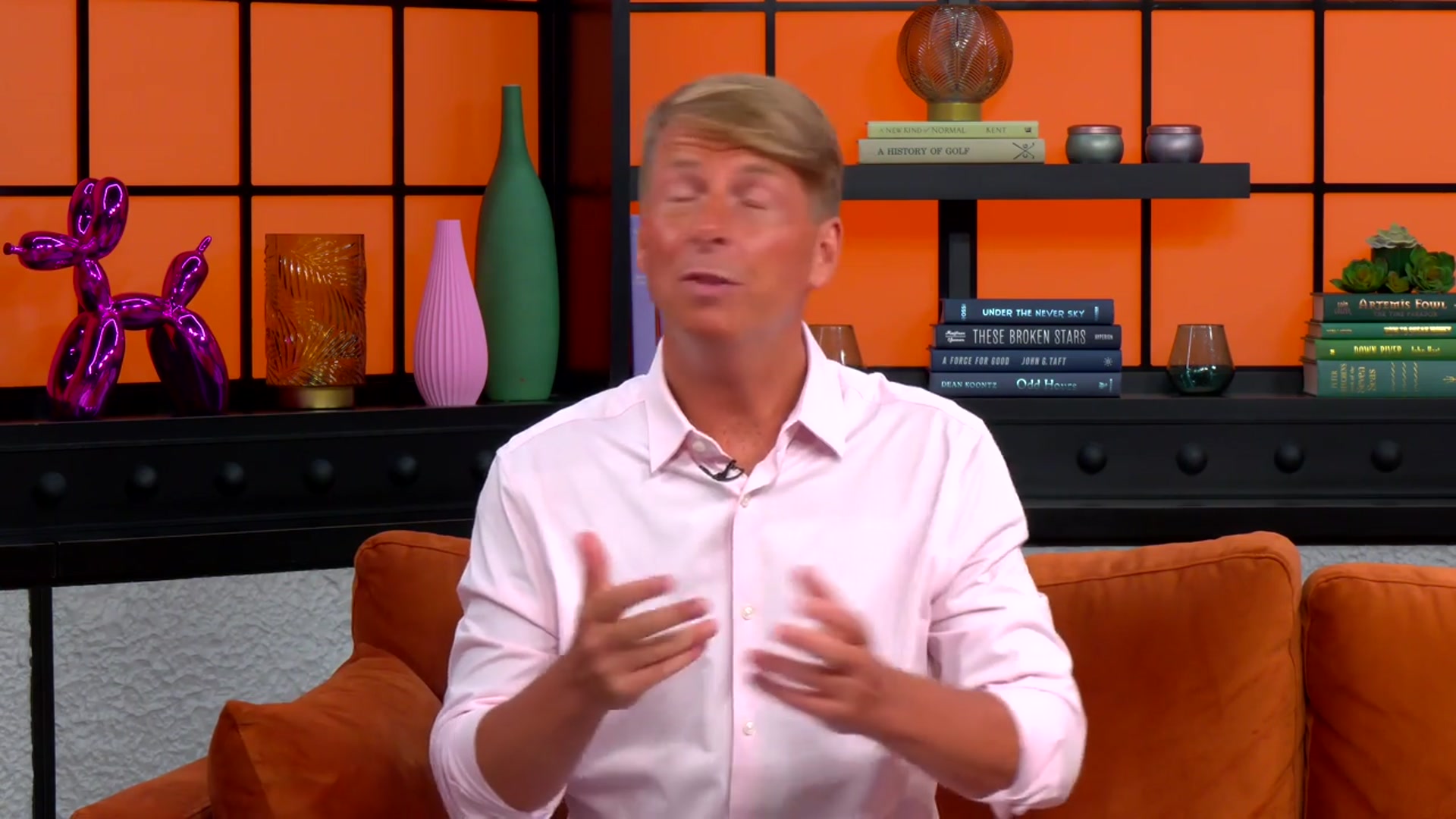 'Video thumbnail for Jack McBrayer Loves That 'Zillow Gone Wild' Is Family Friendly Viewing'