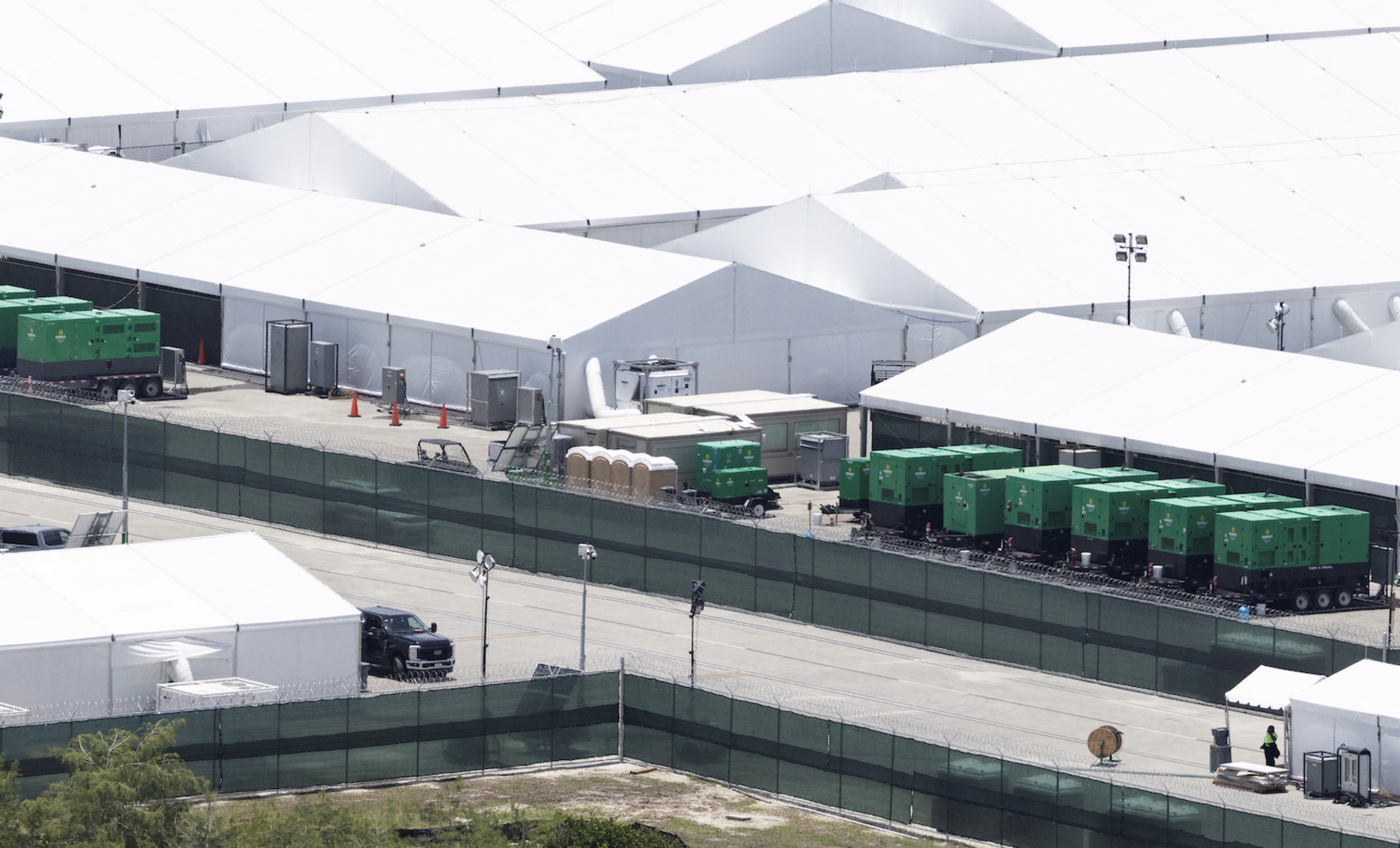 Video thumbnail for Florida’s controversial ‘Alligator Alcatraz’ migrant detention centre to close