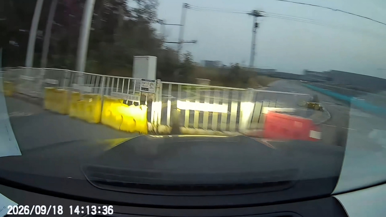 Video thumbnail for Car Collision at Beijing Intersection Causes Crash into Barrier