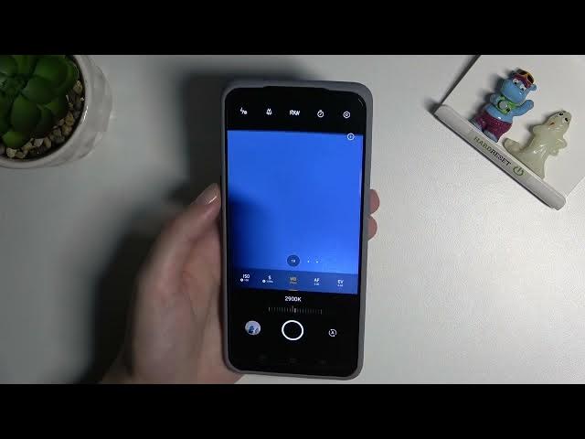 Video thumbnail for How to Use Camera Pro Mode on REALME GT Master Edition