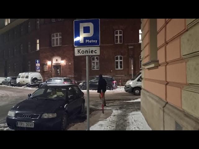 Video thumbnail for Samsung Galaxy S21 Ultra - Night Video in FHD 30FPS | Wide Angle Lens (Handheld)