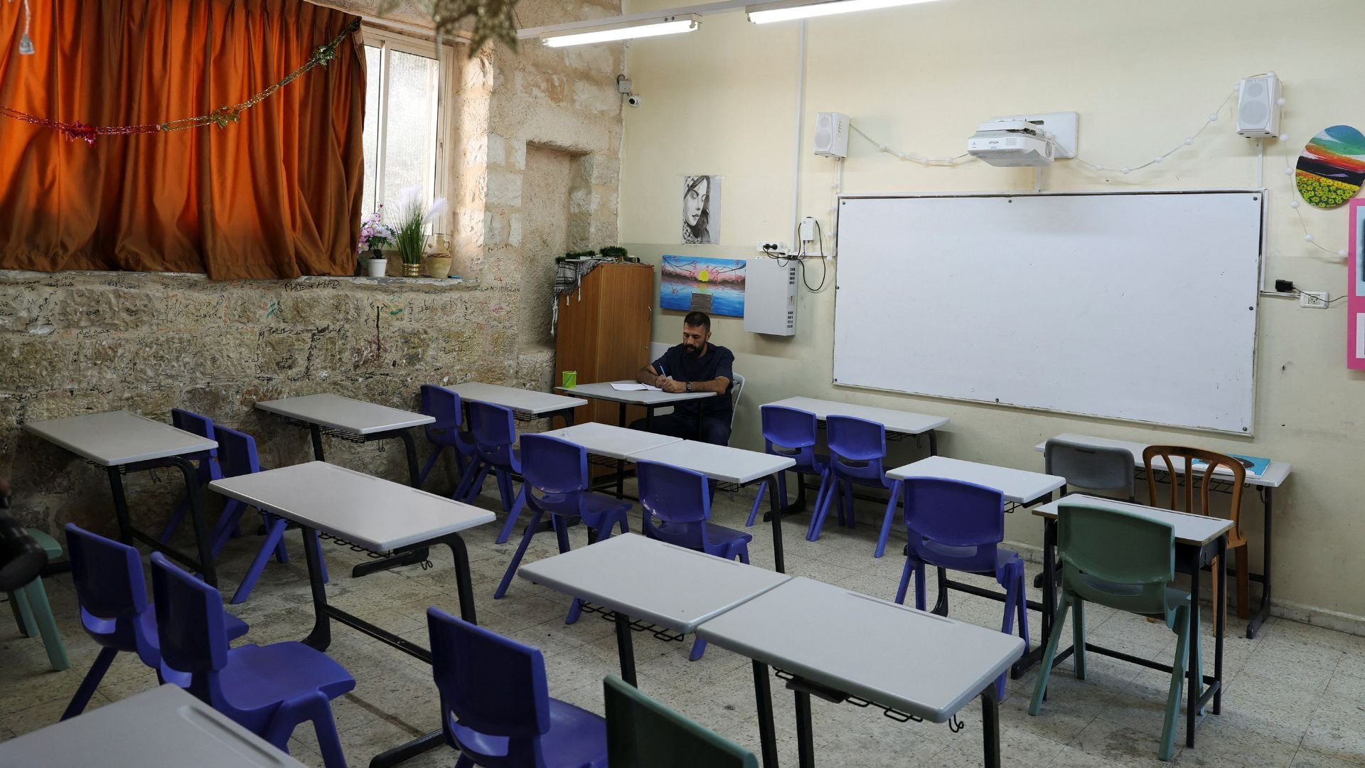 Video thumbnail for East Jerusalem schools in crisis as Israel blocks teachers, enforces curriculum