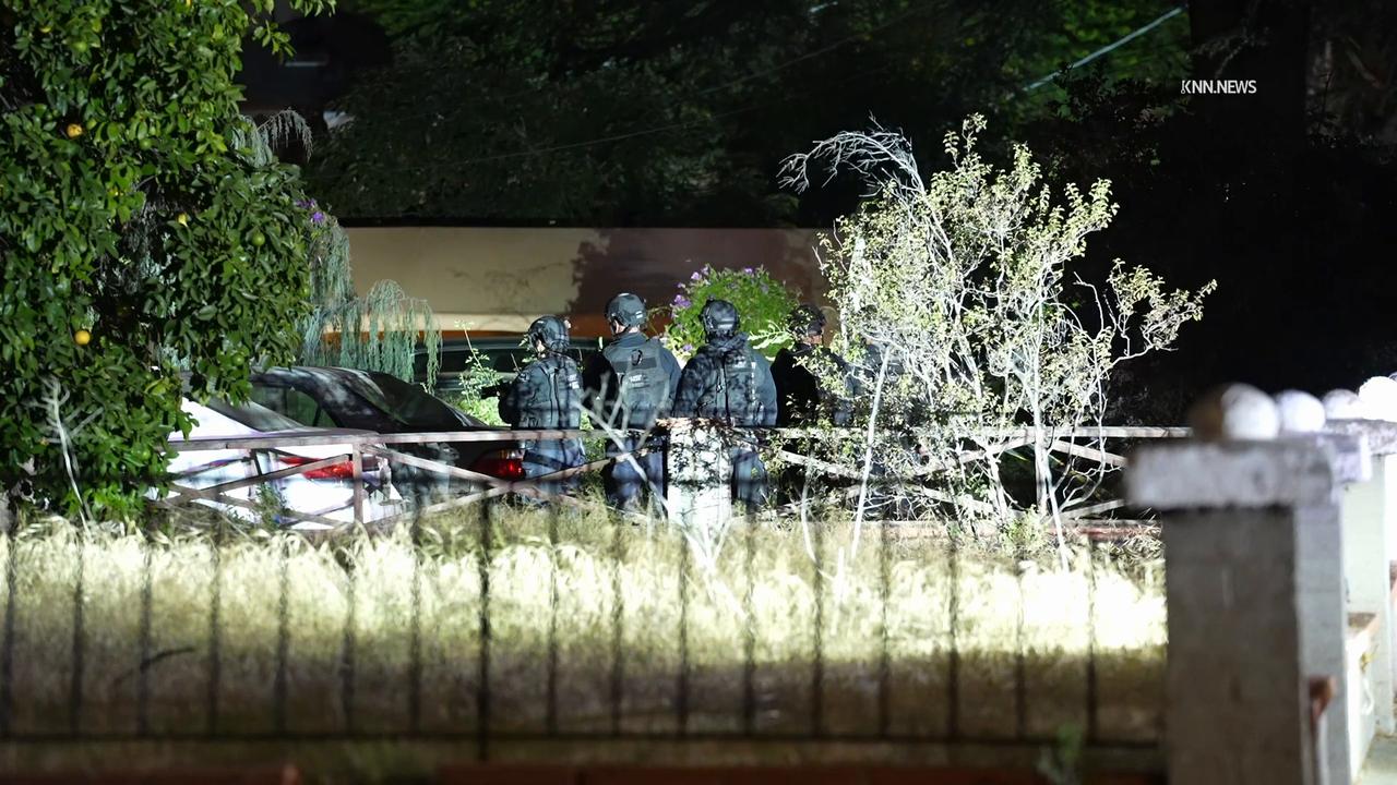 Video thumbnail for US, Los Angeles: Reseda Suspect Apprehended After Felony Foot Chase.