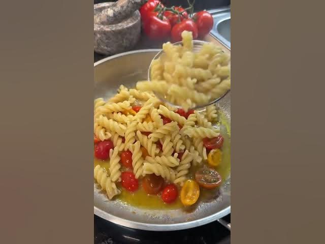 Video thumbnail for Gesunde Bärlauch Pasta mit Burrata 🍝🥰😋