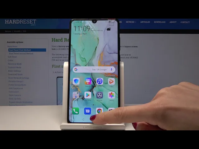 Video thumbnail for How to Set Darken Interface in Huawei P30 – Personalize Display / Dark Mode