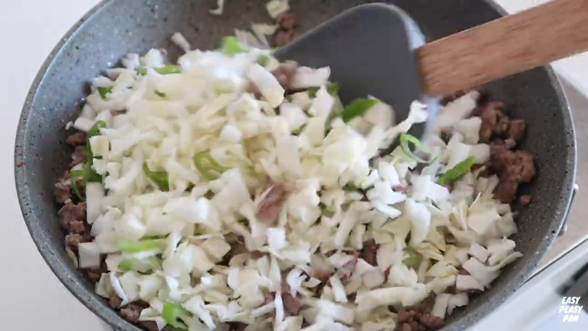 Video thumbnail for TIKTOK VIRAL RICE PAPER DUMPLING(720P HD)